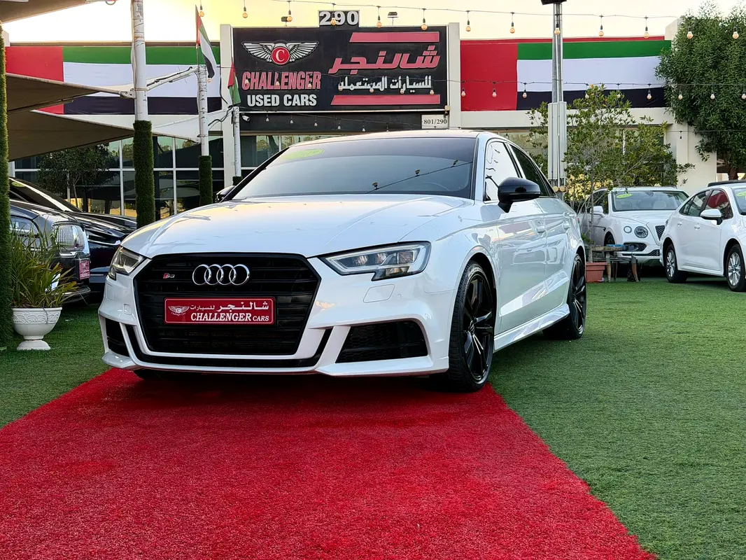 Audi S3 2019 — photo 1 of 20