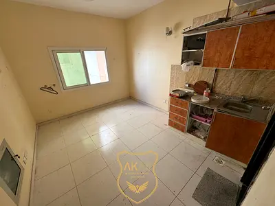 Spacious Studio in Nabba | Split AC | Free Parking | Central Gas