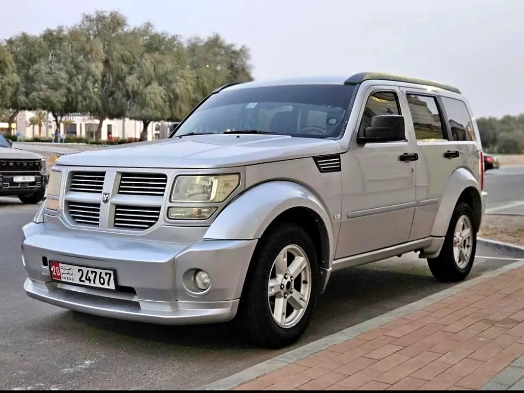 Dodge Nitro 2011 — photo 1 of 5