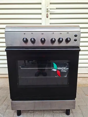 Perfect working,  Bompani Gas cooker,  with 4 burners