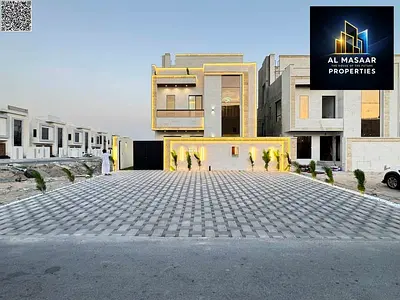 Swimming pool and rooftop terrace, 5 master bedrooms and a maid's room, transfer of ownership fees