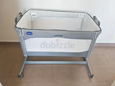 Chicco bedside bassinet / co-sleeper in good condition