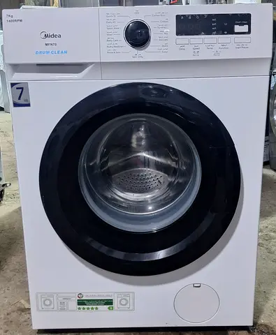 Media washing machine good working perfect condition 7 kg neat and clean