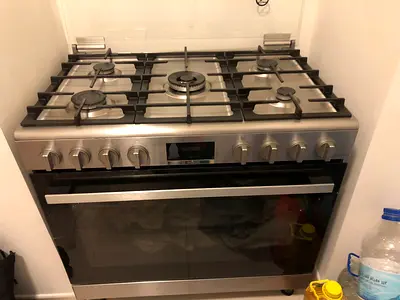 Bosch latest 5-Burner Gas Range with Large Oven - Good Condition