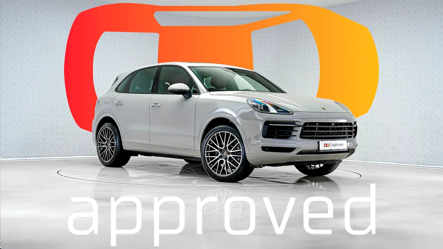 Porsche Cayenne 2022 — photo 1 of 11