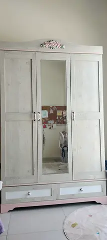 Kids wardrobe