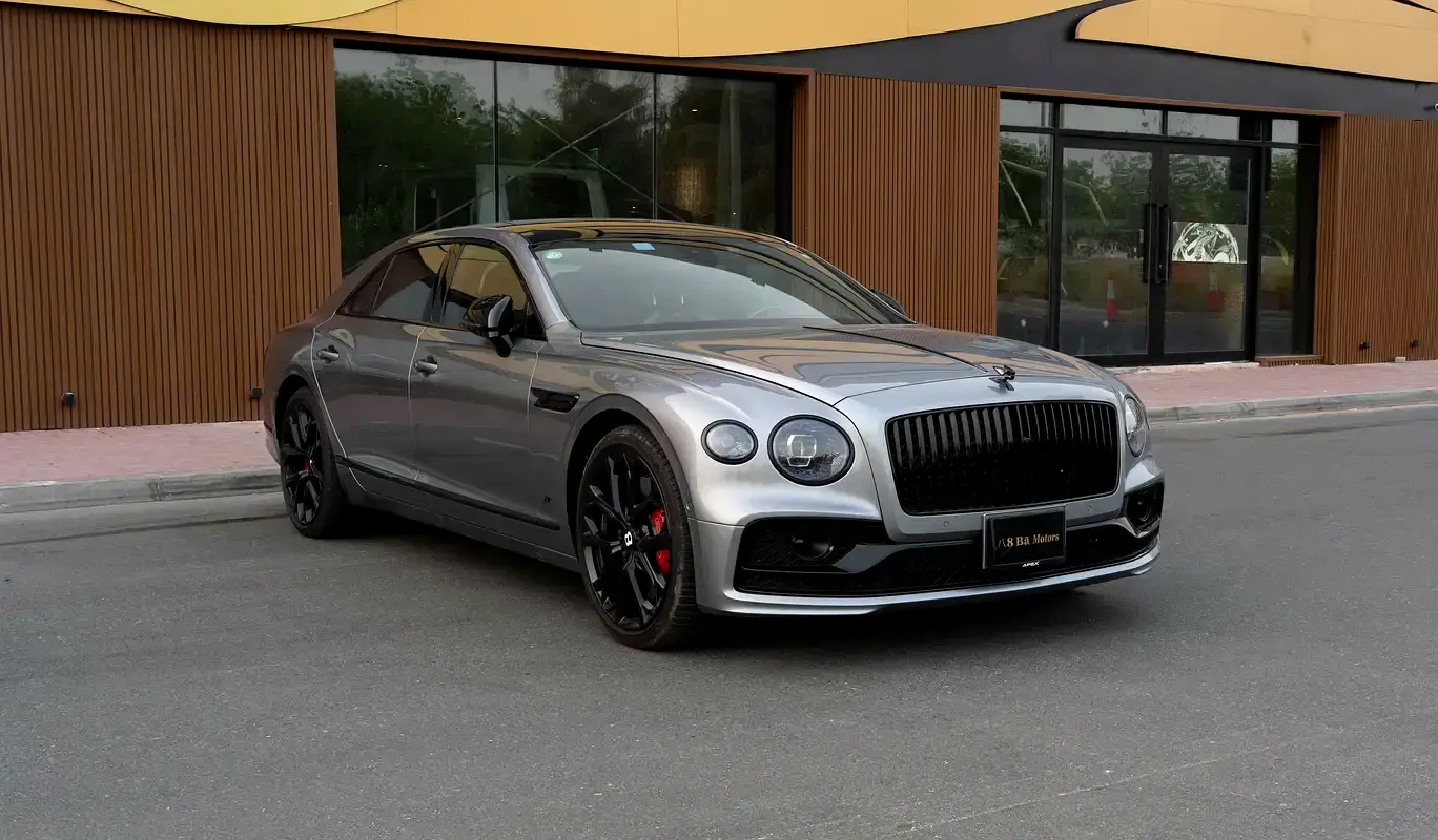 Bentley Flying Spur 2023 — photo 1 of 13