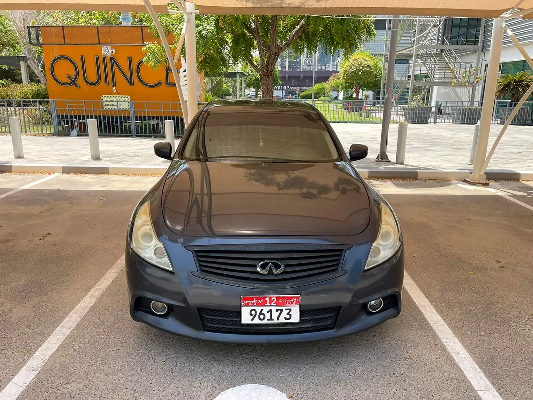 Infiniti G37 2013 — photo 1 of 6