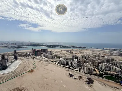 شقة فاخرة مطلة على البحر | جيم| 2 باركن مجاني | جيم | مسبح