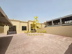 LUXURIOUS . 4 BEDROOMS . HALL GARDEN