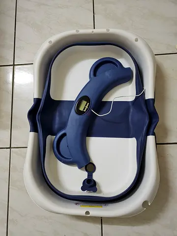 Collapsible Baby Bath Tub - Foldable Infant Bathtub (Blue/White)