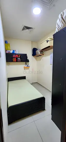 PARTITION ROOM FOR SINGLE LADY ONLY NEAR MOE