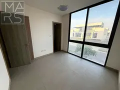 Distress Deal - Ready 4BHK Villa in Ajmal Makan