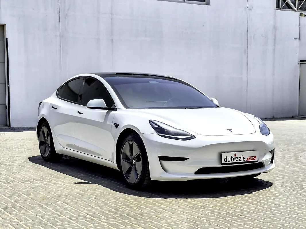 Tesla Model 3 2023 — photo 1 of 15