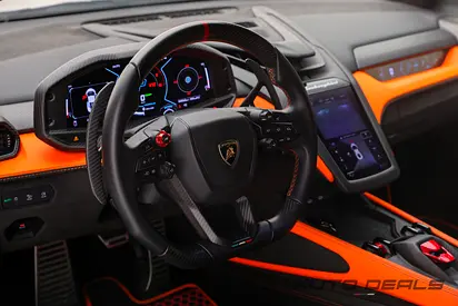 صورة 15 لـ 2024 Lamborghini REVUELTO