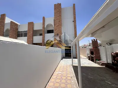 Prime Location| Seperate Entrance | 1st Floor
