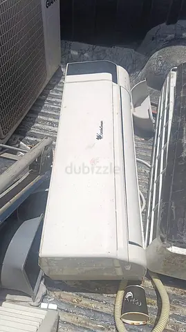 1 ton AC for sale in excellent condition