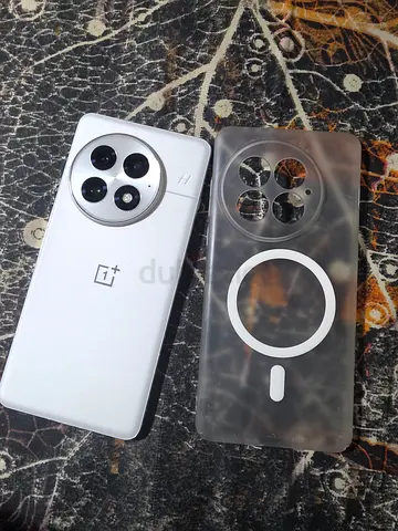 OnePlus 13 pro (white)with clear MagSafe-style silicone case and 100w original charger