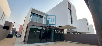 Stunning 4Bed Villa | Freehold | Prime Location