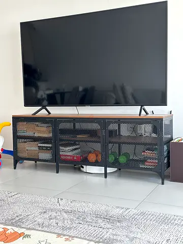 Relocation Sale. 65-inch Samsung LED TV with metal TV stand excellent condition