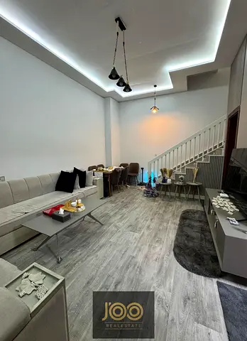 Townhouse for Rent | 3 Floors | Spacious Layout | Luxury New Furniture | Storage Room | Elegant Family Living
