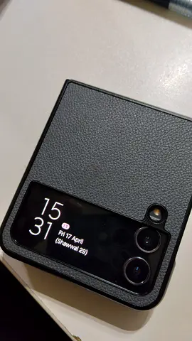 Perfect condition Samsung Flip 4