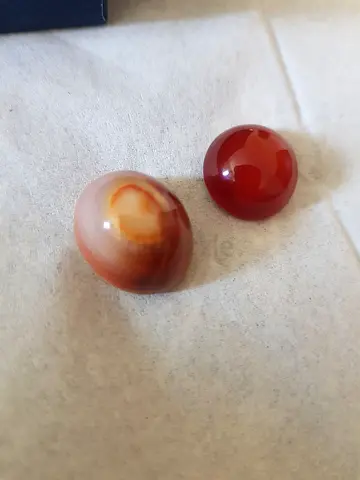 “Premium natural Aqeeq stone with rich color, smooth polish, and elegant natural patterns. 100% real