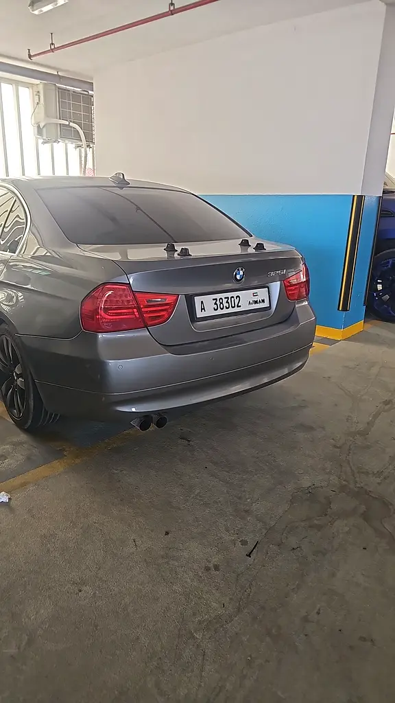 BMW 3-Series 2009 — photo 1 of 3