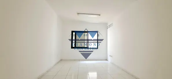 Very spacious and beautiful place family building good location Near by King faisal Rd 1bhk Cantral AC neat and clean flat just in 28k available