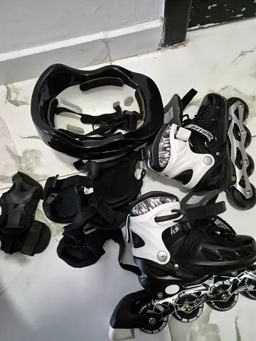 Skating shoes