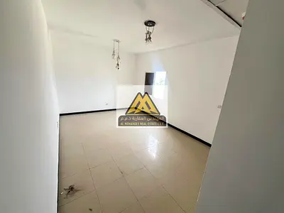استوديو لقطة للإيجار السنوي في الراشدية 1 – تكييف مركزي وبناية عائلات