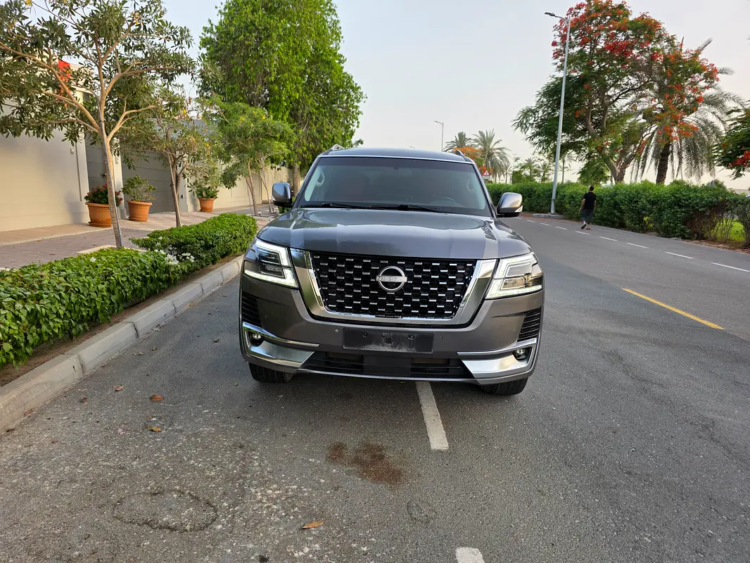 Nissan Armada 2017 — photo 1 of 14