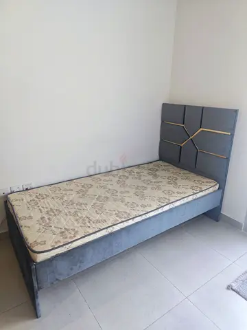 Bedframe with mattress