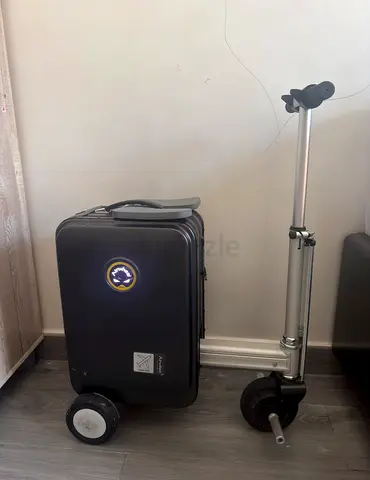 Airwheel Smart Riding Luggage Bag – Excellent Condition