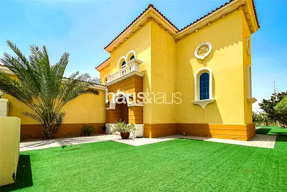 Landscaped | Road backing | VASTU
