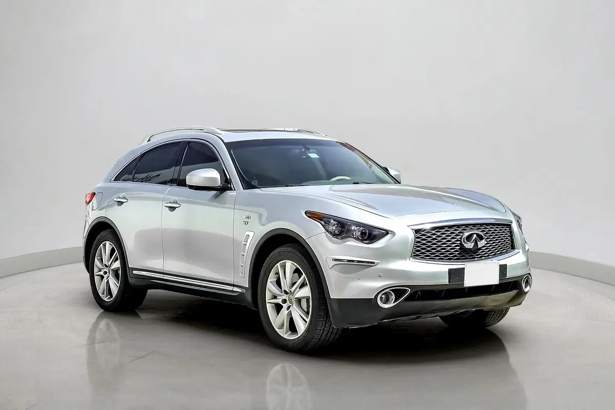 Infiniti QX70 2017 — photo 1 of 17