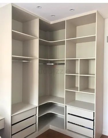 Custom Built-in Corner Wardrobe / Walk-in Closet Shelving Unit