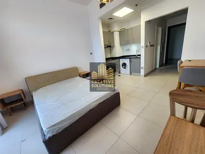Furnished Studio | Candace Acacia | Open-Plan Layout