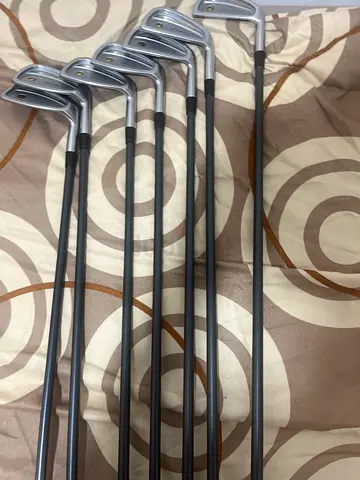 Honma lb 708 5-sw irons set, 18k gold embelem.