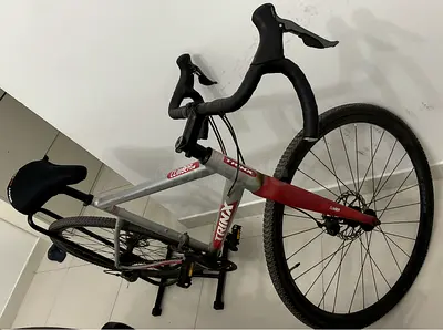 Trek-style Road/Hybrid Bike - 700c Drop Bar, Disc Brakes