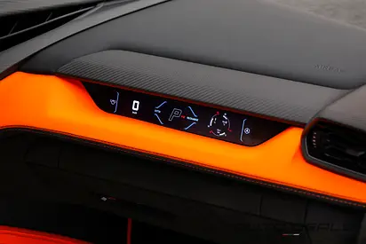 صورة 18 لـ 2024 Lamborghini REVUELTO