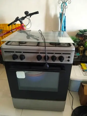 4 Burner Gas cooker with grill oven