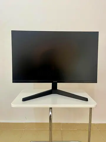Samsung Essential S3 24” Monitor – Full HD IPS – Excellent Condition
