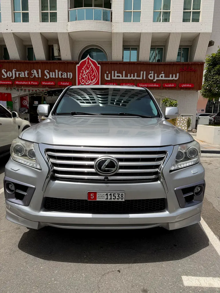 Lexus LX-Series 2012 — photo 1 of 12