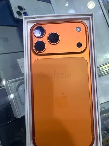 Orange iPhone 15 Pro (or MagSafe compatible) in box - Good condition