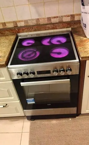 Beko Electric Cooker with Ceramic Hob and Oven - Good Working Condition
