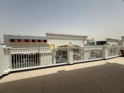 Huge Terraced | Fitted Kitchen | Ready to Move in