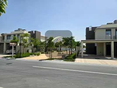 Amazing location 3 BR TH close to Beach