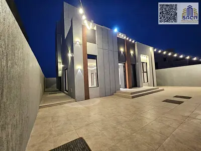 Villa in a prime residential location, freehold ownership / fees included