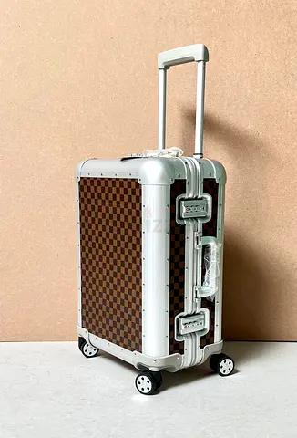 Lv hard shell Carry-On Rolling Luggage with Telescopic Handle